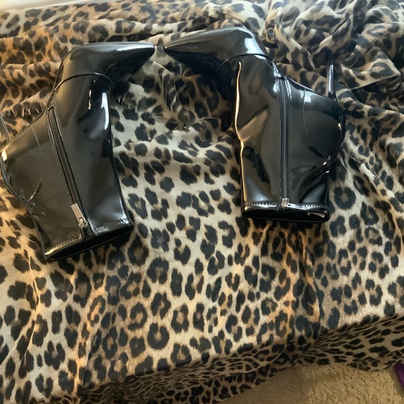 Jessica Simpson Lyren Bootie - Picture 5 of 10